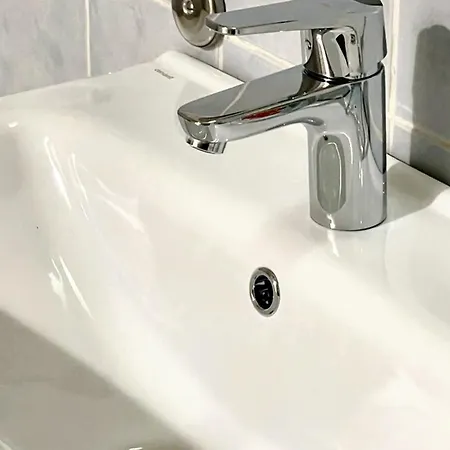 Charming In 42 M² With Pool View * Helsinki