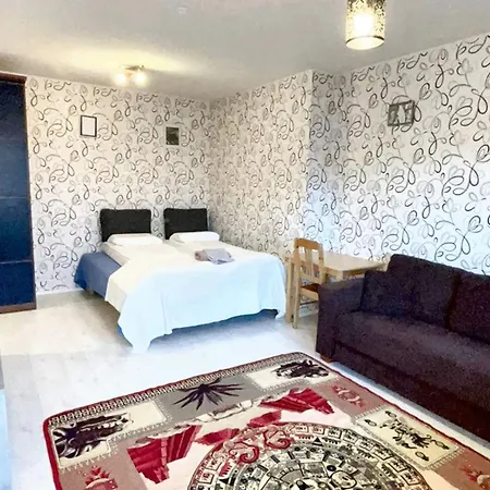 Comfortable In The Heart Of 42 Sqm Pool View Helsinki