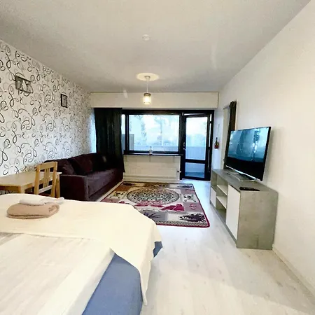 Charming In 42 M² With Pool View Appartement