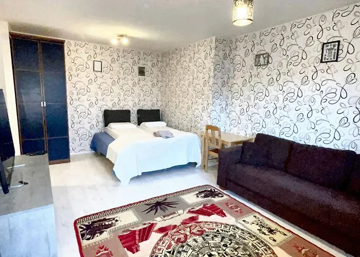 Charming In 42 M² With Pool View ヘルシンキ