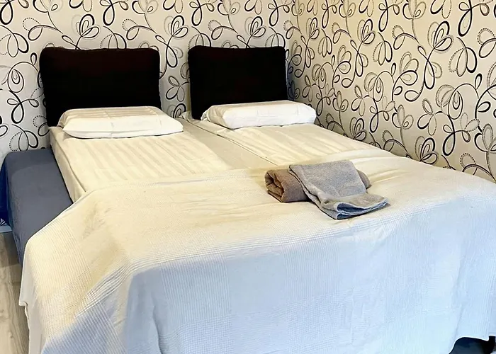 Apartment Charming In 42 M² With Pool View *